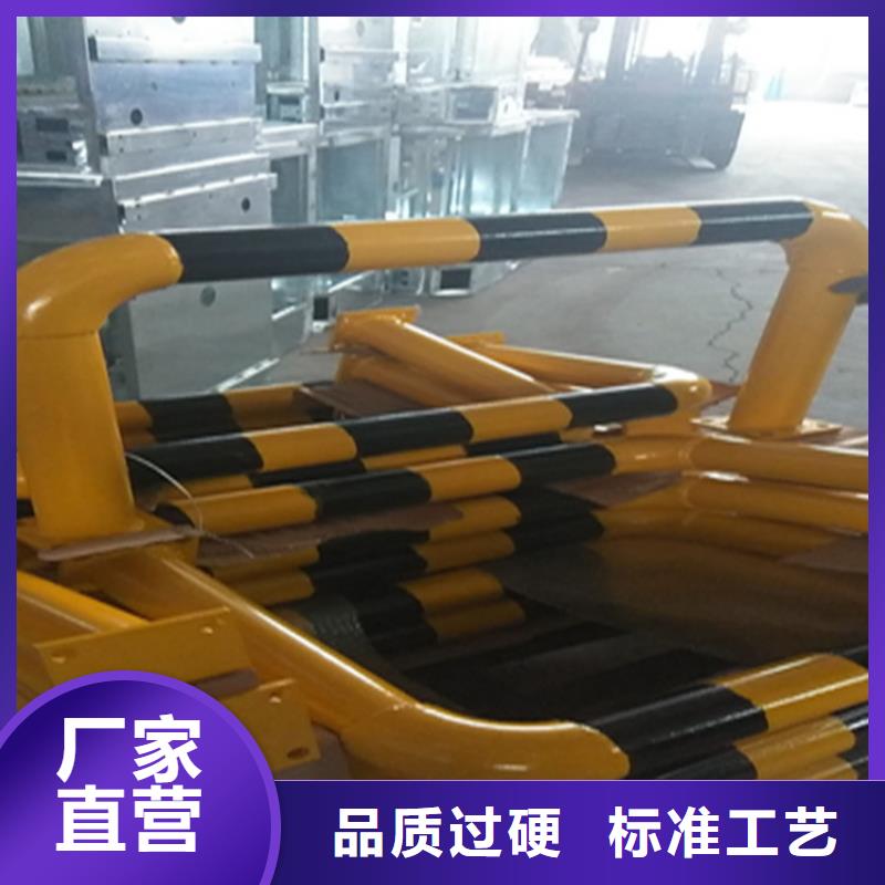 河南省南阳销售复合管校园防护栏认准展鸿护栏厂家