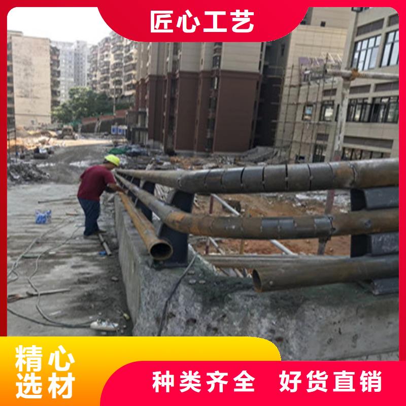 四川乐山当地碳素钢复合管栏杆膨胀螺栓连接