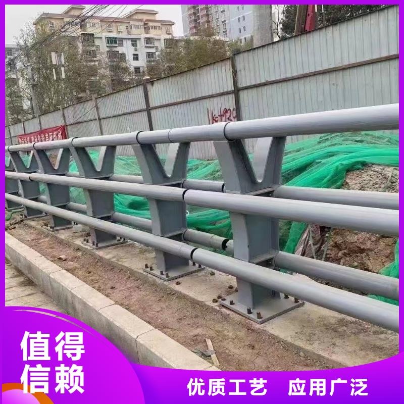 购买鑫方达河道专用护栏桥梁灯光河道护栏生产厂家