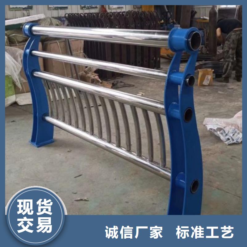 青州市不锈钢桥梁防撞护栏安装现场图