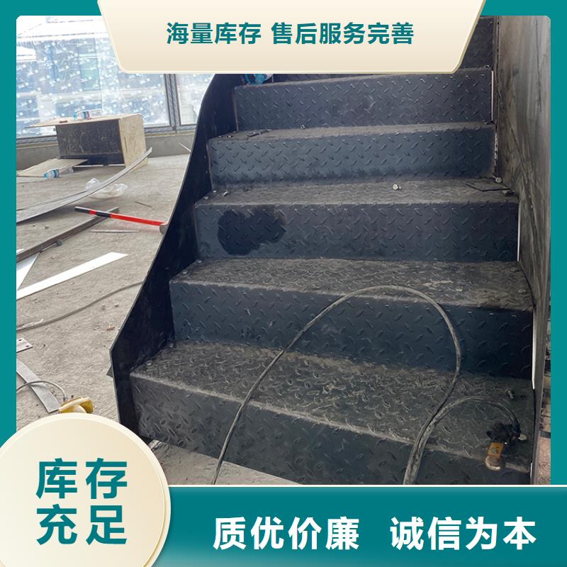 (宇通)济南市历城酒店会所螺旋钢结构楼梯包安装